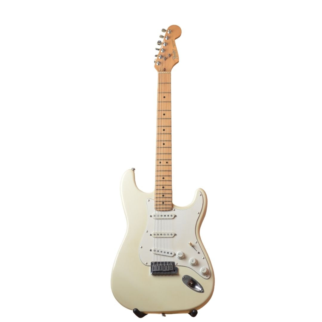 1989 Fender Stratocaster White
