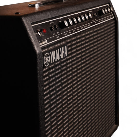 Yamaha B212