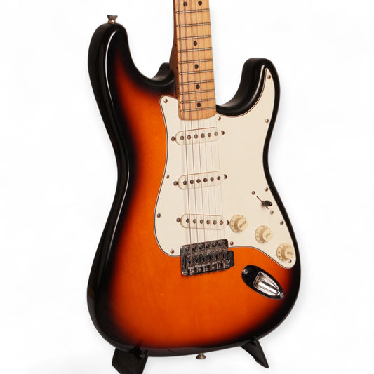Fender Stratocaster – 2006 (Made in Mexico, Sunburst)